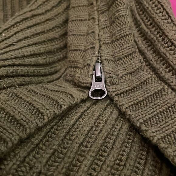 Madewell Ribbed Army Green Crewneck Zipper Hem Sweater - Picture 7 of 7